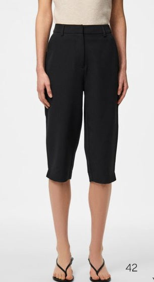 Pantalone corto