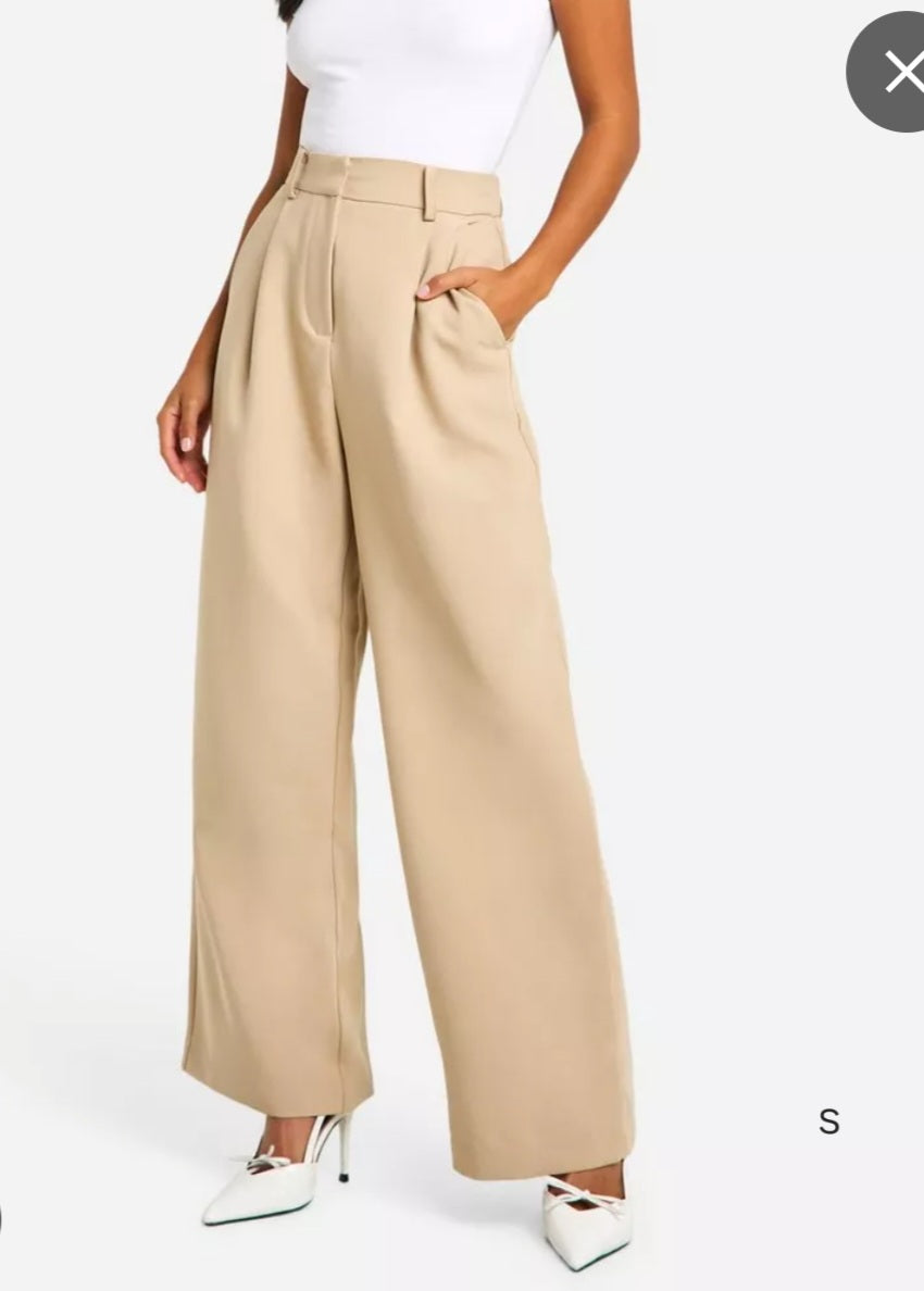 Pantalone a gamba ampia