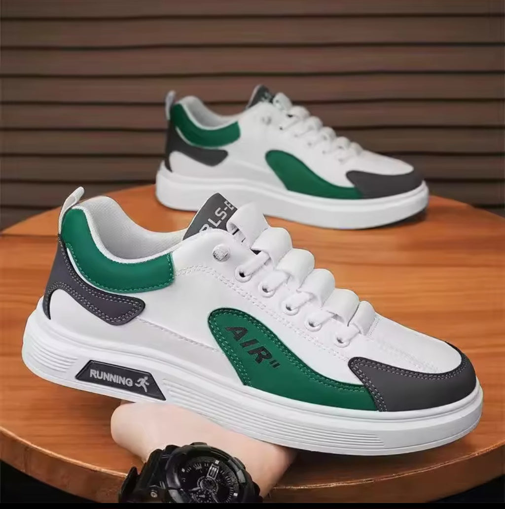 Scarpe sportive. Molto eleganti Per look casual