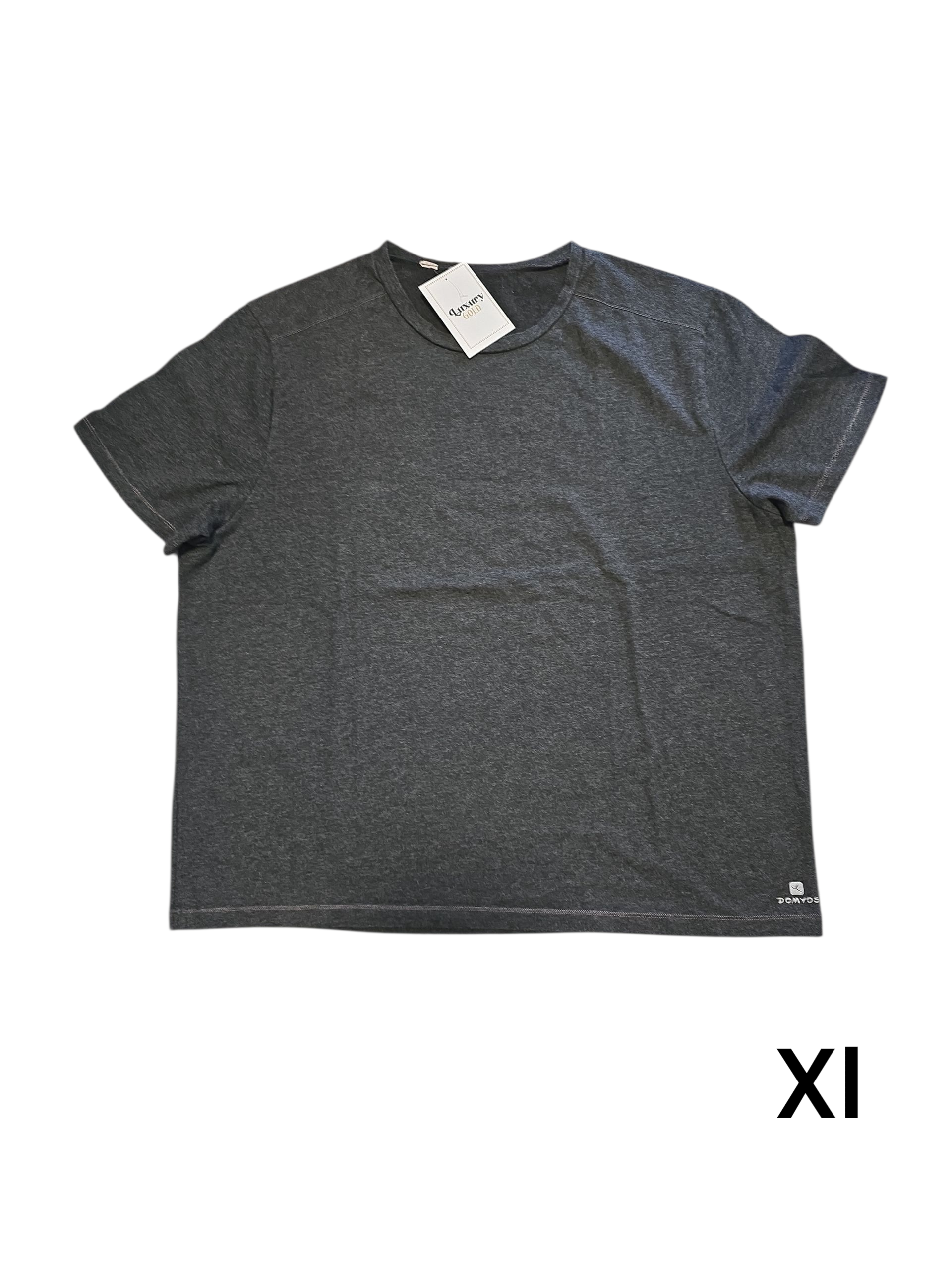 T-shirt tinta unita grigio per un look casual, sportiva