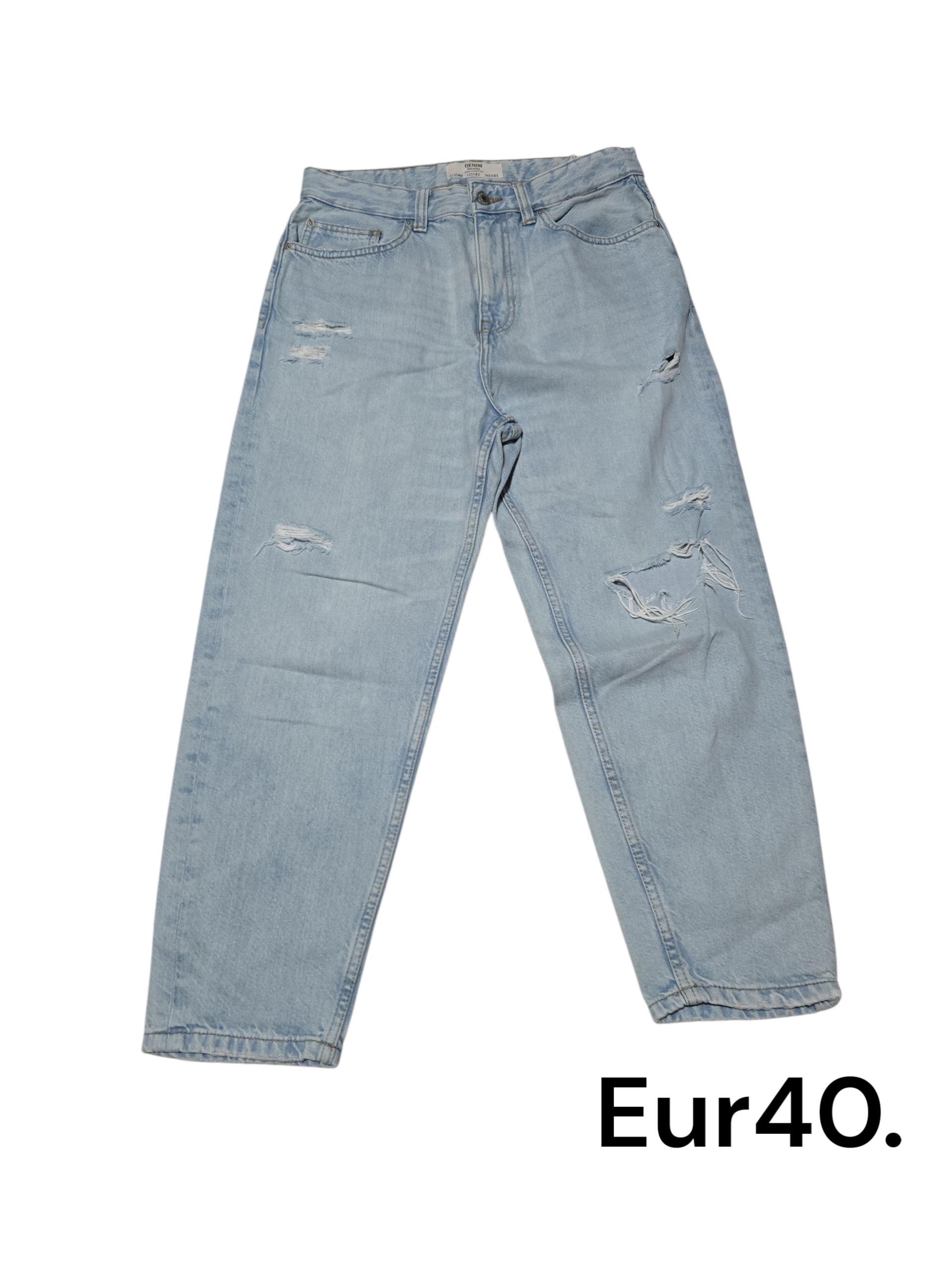 Jeans strappati stile casual